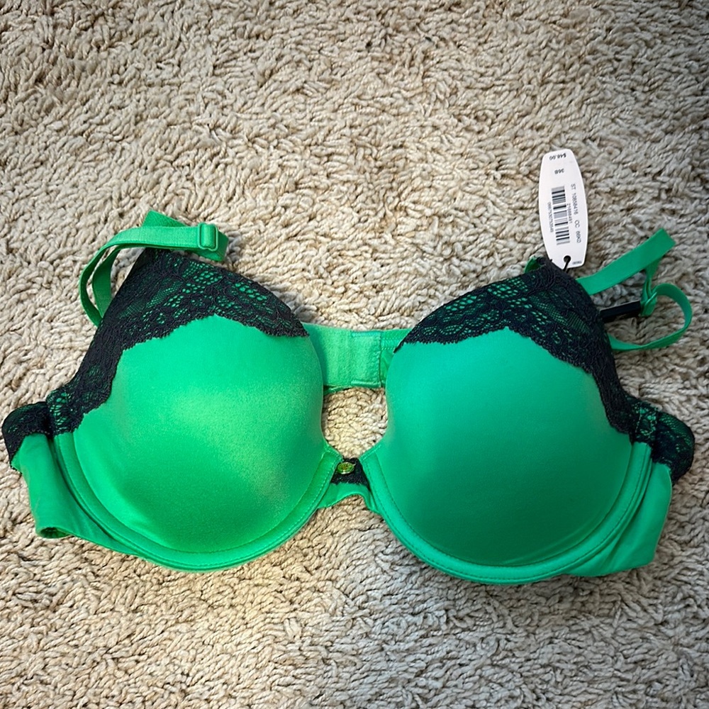NWT 36B Victoria’s Secret Green and Black Lace Lined Demi Bra